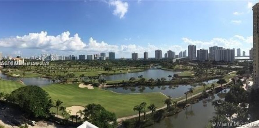 Кондоминиум с 2 спальнями в Авентура, Флорида № 1929523