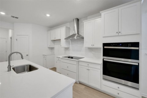 House in Palm Coast, Florida 4 bedrooms, 231.61 sq.m. № 2351551 - photo 8