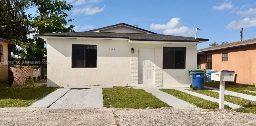 Immobilier commercial à Miami, Floride 140.47 m2 № 2047688