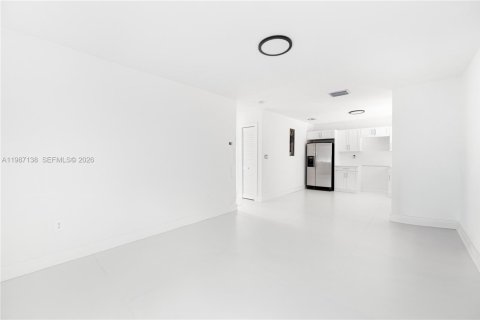 Commercial property in Miami, Florida 140.47 sq.m. № 2047688 - photo 16