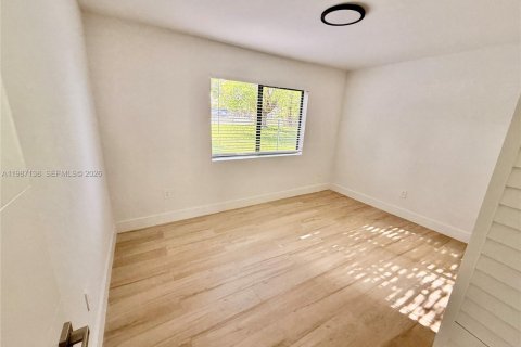 Immobilier commercial à vendre à Miami, Floride: 140.47 m2 № 2047688 - photo 7