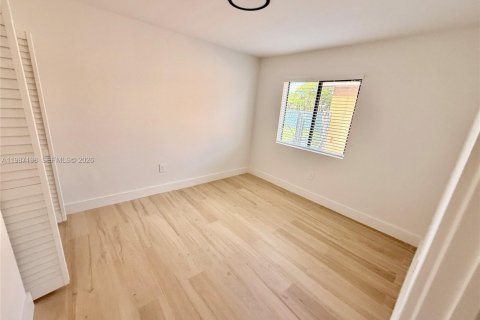 Immobilier commercial à vendre à Miami, Floride: 140.47 m2 № 2047688 - photo 8