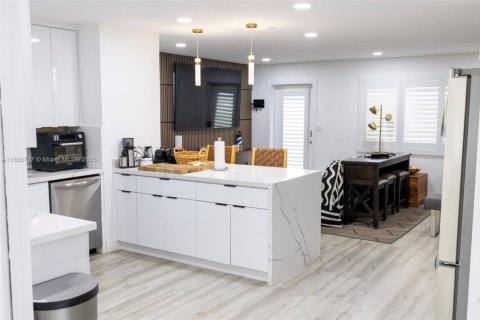 Villa ou maison à vendre à Pompano Beach, Floride: 4 chambres № 1946170 - photo 6