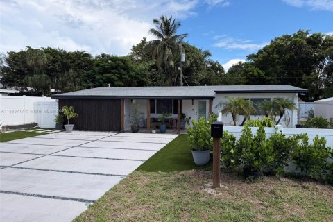 Villa ou maison à vendre à Pompano Beach, Floride: 4 chambres № 1946170 - photo 1