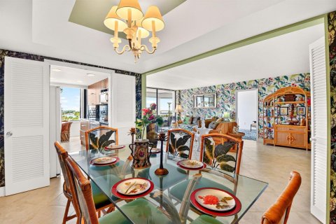 Condo in South Palm Beach, Florida, 2 bedrooms № 2246535 - photo 9