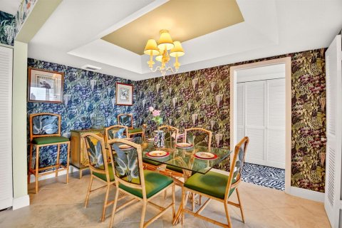 Condo in South Palm Beach, Florida, 2 bedrooms № 2246535 - photo 8