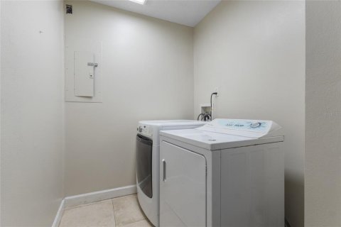 House in Winter Park, Florida 4 bedrooms, 177.07 sq.m. № 1876757 - photo 19