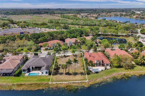 Terreno en venta en Weston, Florida № 1897380 - foto 6