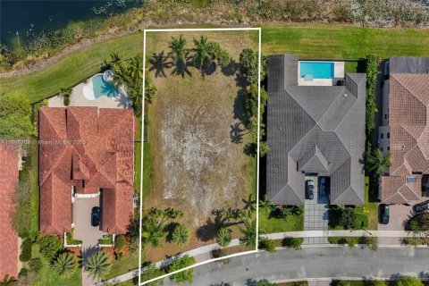 Terreno en venta en Weston, Florida № 1897380 - foto 2