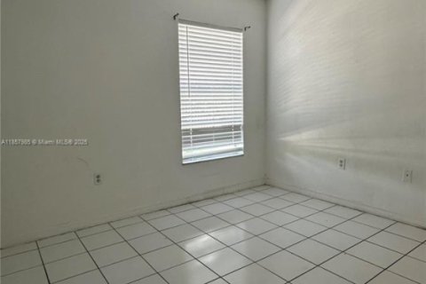 Купить кондоминиум в Майами, Флорида 2 спальни, 71.53м2, № 2053640 - фото 3