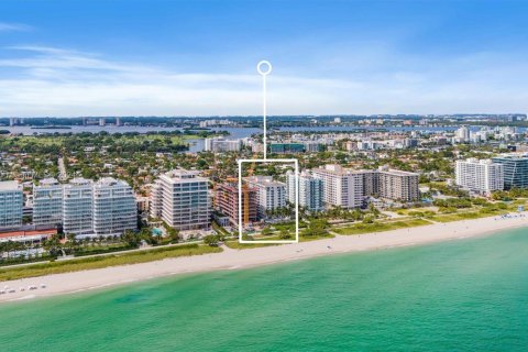 Condo in Surfside, Florida, 1 bedroom  № 1862225 - photo 15
