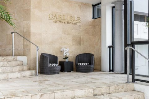 Condo in Surfside, Florida, 1 bedroom  № 1862225 - photo 9