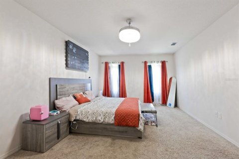 House in Tavares, Florida 5 bedrooms, 241.64 sq.m. № 1736600 - photo 18
