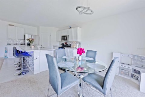 House in Tavares, Florida 5 bedrooms, 241.64 sq.m. № 1736600 - photo 13