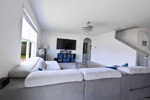 House in Tavares, Florida 5 bedrooms, 241.64 sq.m. № 1736600 - photo 15