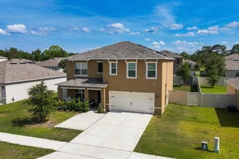 House in Tavares, Florida 5 bedrooms, 241.64 sq.m. № 1736600 - photo 1