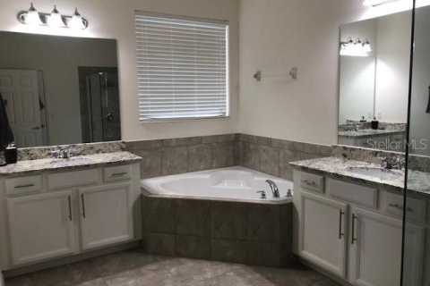 House in Orlando, Florida 4 bedrooms, 258.83 sq.m. № 1529202 - photo 30
