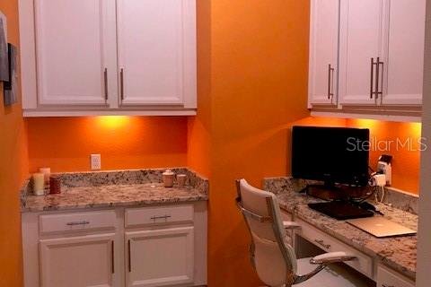 House in Orlando, Florida 4 bedrooms, 258.83 sq.m. № 1529202 - photo 23