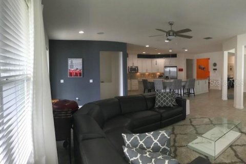 House in Orlando, Florida 4 bedrooms, 258.83 sq.m. № 1529202 - photo 10