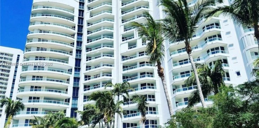 Condominio en Aventura, Florida, 3 dormitorios № 1664530