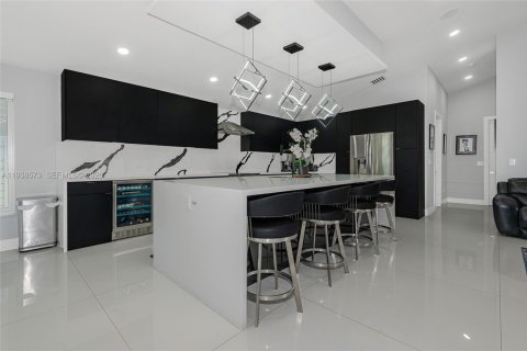 Villa ou maison à vendre à Pembroke Pines, Floride: 4 chambres, 283.17 m2 № 1997638 - photo 25