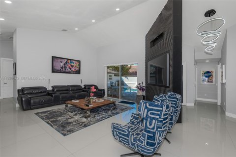 Villa ou maison à vendre à Pembroke Pines, Floride: 4 chambres, 283.17 m2 № 1997638 - photo 27