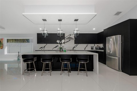 Villa ou maison à vendre à Pembroke Pines, Floride: 4 chambres, 283.17 m2 № 1997638 - photo 23