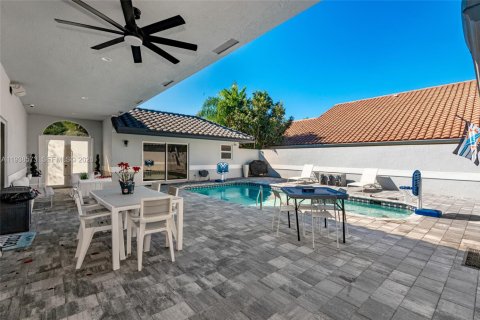 Villa ou maison à vendre à Pembroke Pines, Floride: 4 chambres, 283.17 m2 № 1997638 - photo 7