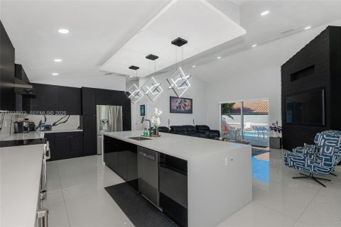 Villa ou maison à vendre à Pembroke Pines, Floride: 4 chambres, 283.17 m2 № 1997638 - photo 26