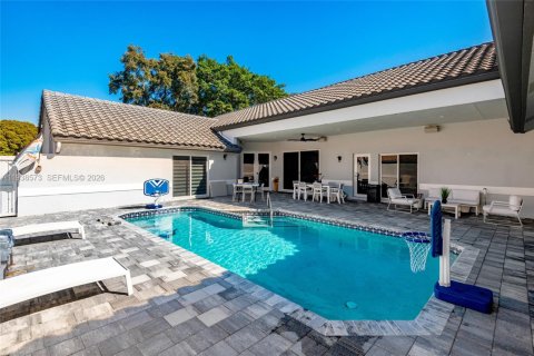 Villa ou maison à vendre à Pembroke Pines, Floride: 4 chambres, 283.17 m2 № 1997638 - photo 8