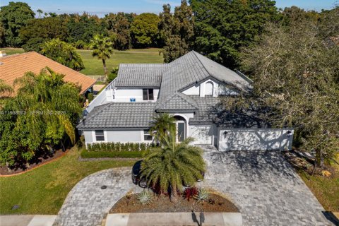 Villa ou maison à Pembroke Pines, Floride 4 chambres, 283.17 m2 № 1997638