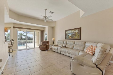 House in Placida, Florida 3 bedrooms, 166.67 sq.m. № 1635920 - photo 8
