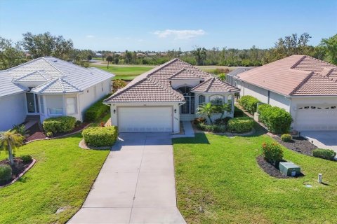 House in Placida, Florida 3 bedrooms, 166.67 sq.m. № 1635920 - photo 1