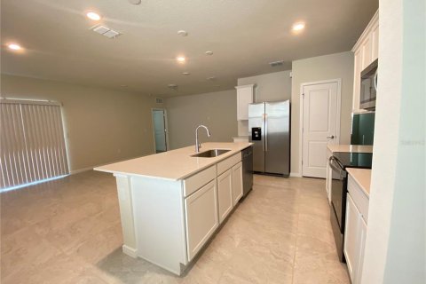 House in Davenport, Florida 4 bedrooms, 146.79 sq.m. № 1908789 - photo 4