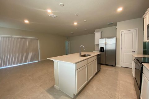 House in Davenport, Florida 4 bedrooms, 146.79 sq.m. № 1908789 - photo 3