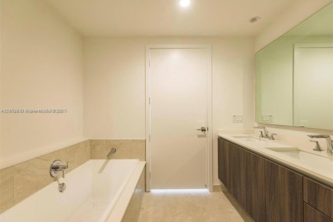 Снять в аренду кондоминиум в Майами, Флорида 3 спальни, 147.9м2, № 1867403 - фото 10