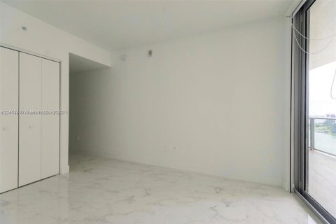 Снять в аренду кондоминиум в Майами, Флорида 3 спальни, 147.9м2, № 1867403 - фото 16