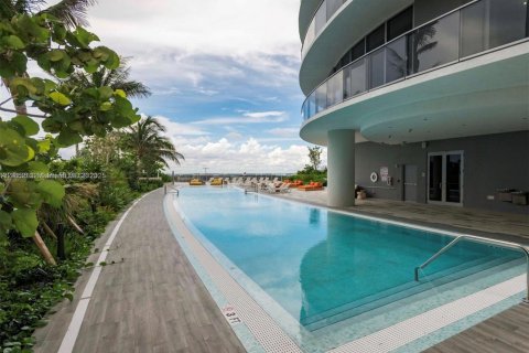 Снять в аренду кондоминиум в Майами, Флорида 3 спальни, 147.9м2, № 1867403 - фото 20