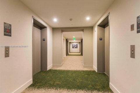 Снять в аренду кондоминиум в Майами, Флорида 3 спальни, 147.9м2, № 1867403 - фото 4