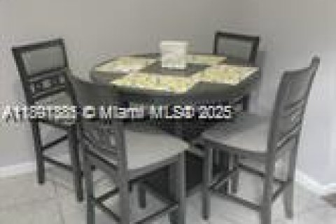 Appartement à louer à Lauderhill, Floride: 1 chambre, 131.46 m2 № 1944680 - photo 4