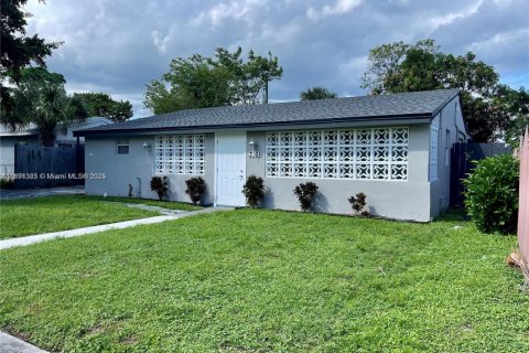 Appartement à louer à Lauderhill, Floride: 1 chambre, 131.46 m2 № 1944680 - photo 1
