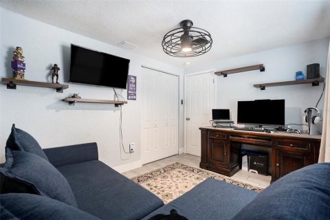 House in Tampa, Florida 3 bedrooms, 98.01 sq.m. № 1808609 - photo 13
