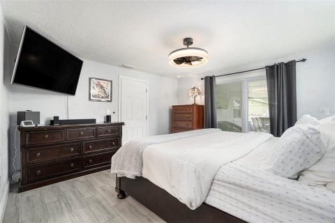 House in Tampa, Florida 3 bedrooms, 98.01 sq.m. № 1808609 - photo 15