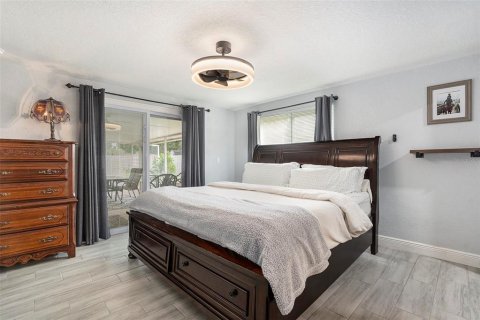 House in Tampa, Florida 3 bedrooms, 98.01 sq.m. № 1808609 - photo 14