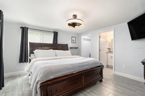 House in Tampa, Florida 3 bedrooms, 98.01 sq.m. № 1808609 - photo 16