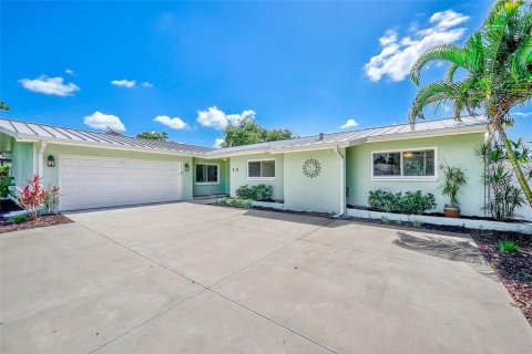 Villa ou maison à Largo, Floride 3 chambres, 166.11 m2 № 2375822