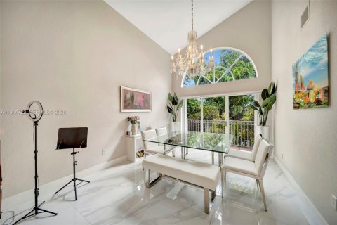 Casa en venta en Doral, Florida, 4 dormitorios, 229.28 m2 № 2029918 - foto 10