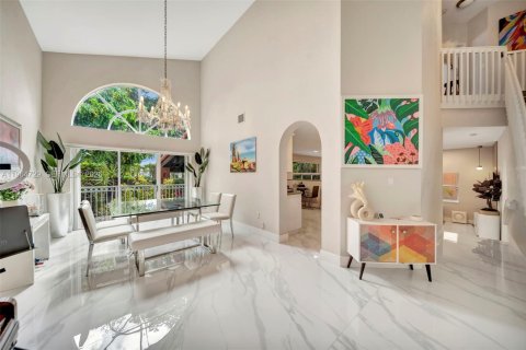 Casa en venta en Doral, Florida, 4 dormitorios, 229.28 m2 № 2029918 - foto 9