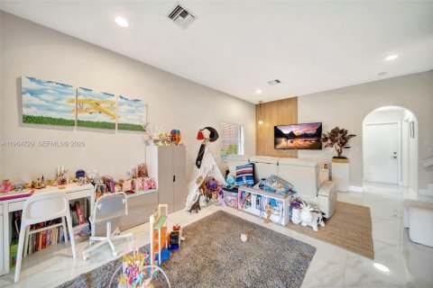 Casa en venta en Doral, Florida, 4 dormitorios, 229.28 m2 № 2029918 - foto 18