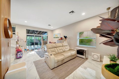 Casa en venta en Doral, Florida, 4 dormitorios, 229.28 m2 № 2029918 - foto 20